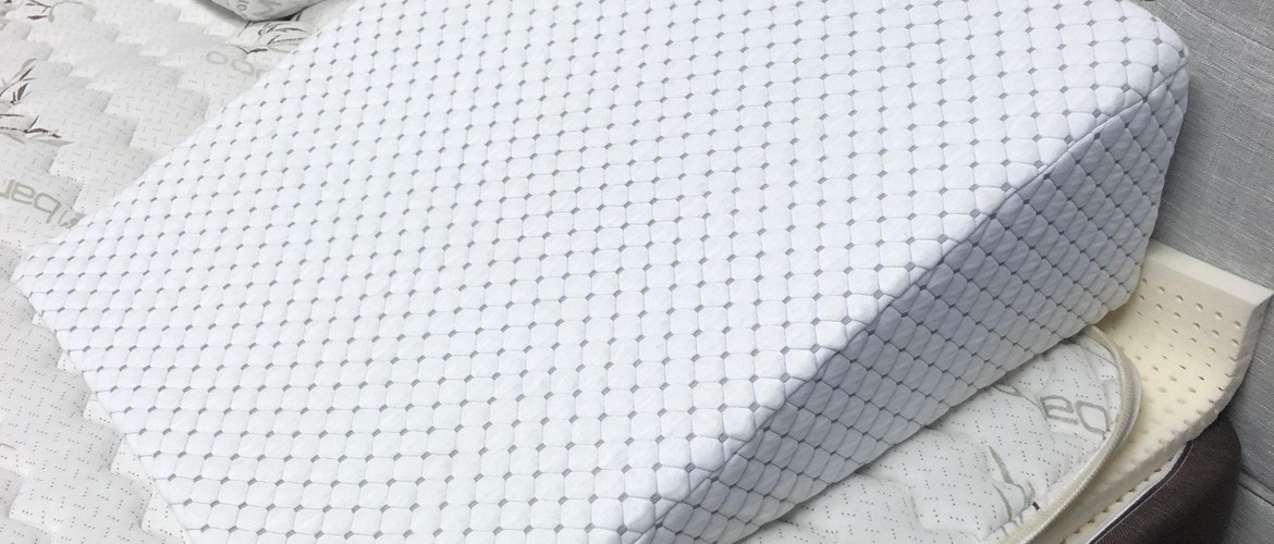 (EN) The Benefits of Sleeping Upright – Featuring Matelas Princesse’s Custom Foam Wedge
